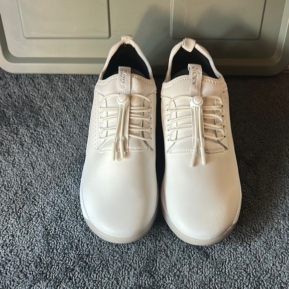 Cloves Shoes - Clove White Athletic Sneakers